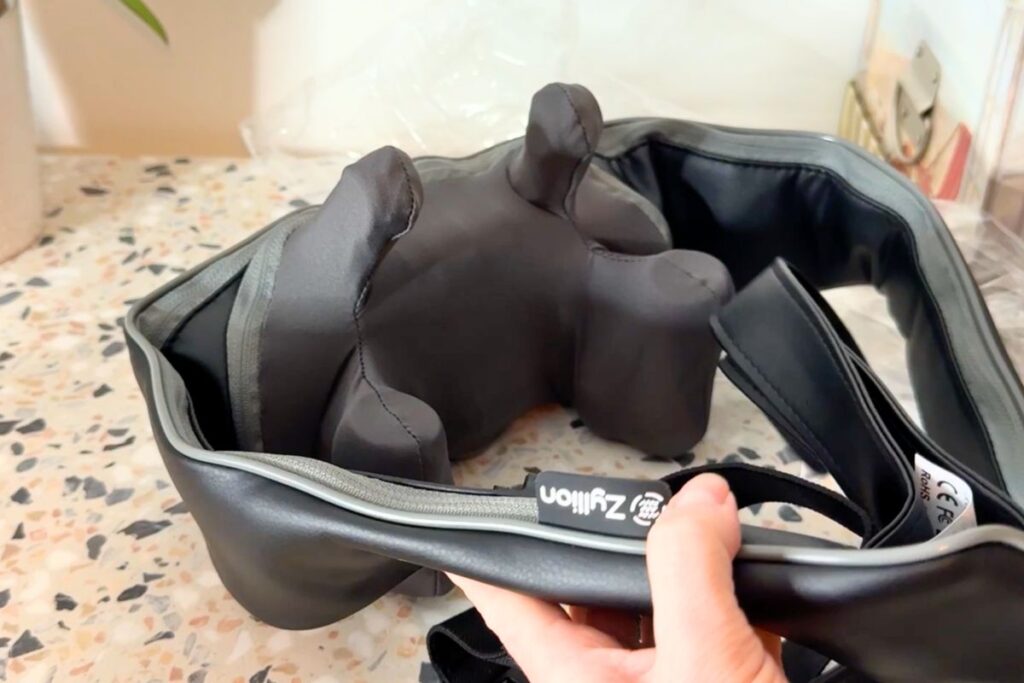 Zyllion shoulder massager out of the box